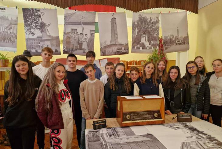 Forradalmi killtson vettnk rszt